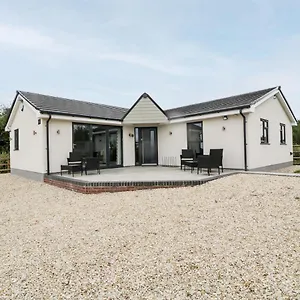  Holiday home Strawberry Stables